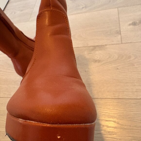 Heeled Mid-Calf Boots - Picture 5 of 8